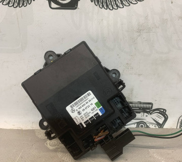 Блок керування двері правий передній mercedes w169 a1698208026