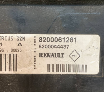 Блок керування двигуном Renault Clio 2 1,4b 8200061281