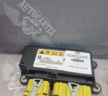 Блок керування подушками AirBag OPEL ASTRA J (09-15 г.) 13585613