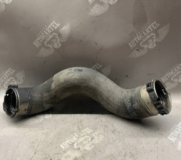 Патрубок інтеркулера Mercedes w204 c 2.2 CDI a2045281482