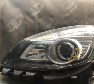 Фара передня ліва Renault scenic 2 ксенон 21109850