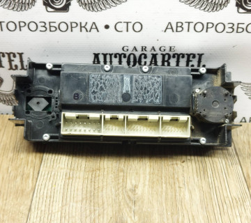 Блок клімат-конторлю VW Golf 4 3B1907044C