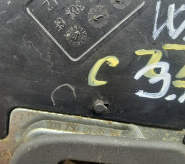 Замок дверки задній лівий Mercedes C-Class W203, 2037300135