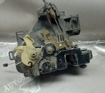 Замок задній лівий Volkswagen Golf IV 1997-2005 3b4839015
