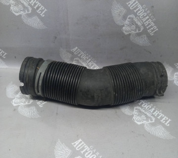 Патрубок повітряного фільтра Skoda Fabia 1.4tdi 1999-2007 6q0129684ab