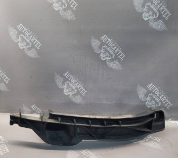 Кріплення переднього бампера VW Golf V 04-09 (крім GTi), правий (FPS) 1K0807890A