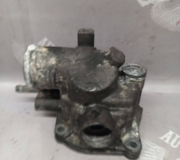 Корпус термостата Mercedes W202 W203 W210 OM611 OM612 220 270 CDI BEHR 2.434.92