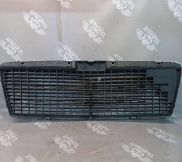 Решітка радіатора MERCEDES-BENZ E-CLASS W210 2108880023, 21480997