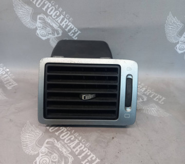 Дефлектор правий повітряний Peugeot Expert 9634498977