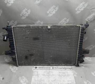 Радіатор охолодження Opel Zafira B 05-12 13171429