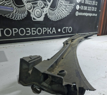 8200439131 Декоративна накладка під лобове скло жабо Renault Clio III (2005—2012)
