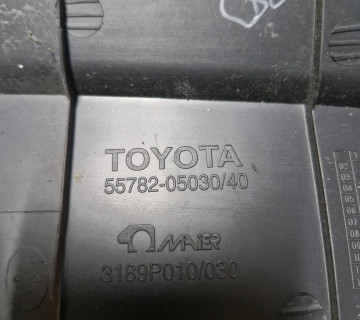 5578205030 Декоративна накладка під лобове скло жабо ліва Toyota Avensis 2 2002-2008