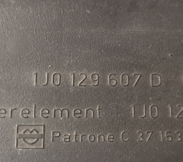 1j0129607d Корпус повітряного фільтра Octavia Tour (1) 1996-2011