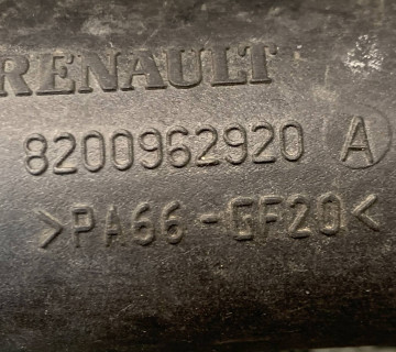 Патрубок інтеркулера 1.9 dci Renaul Megane III / Scenic III (09-15) 8200962920a