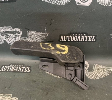 Кронштейн ручки відкриття капота VW Caddy 1t1823633b