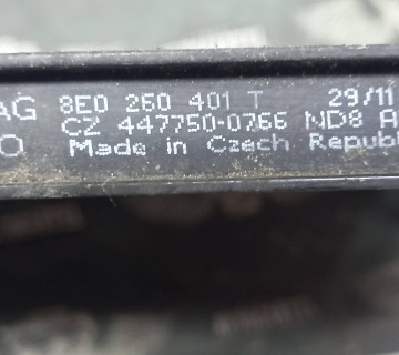 Радіатор кондиціонера A4 B7 SEAT EXEO 2.0 TDI 8e0260401t