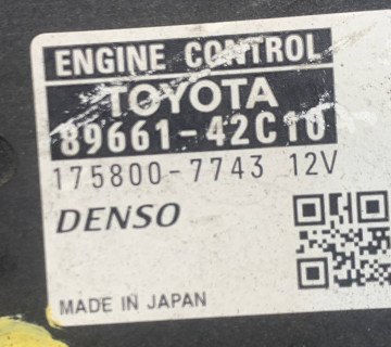 Блок керування двигуном ЕБУ ECU TOYOTA RAV4 2.2 D4D 89661-42c10