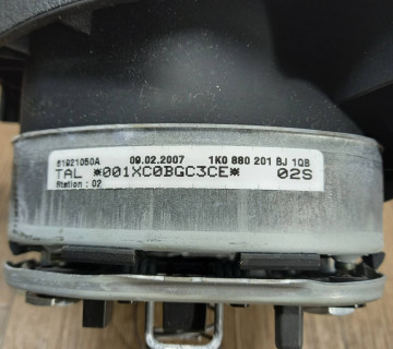 Подушка безпеки в руль VW Passat B6. 1K0880201BJ1QB