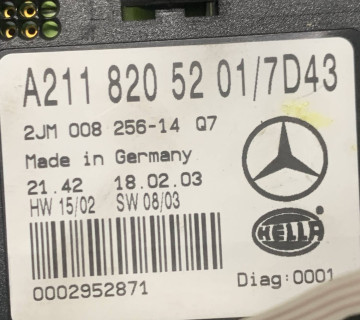 Плафон освітлення салону Mercedes W211 a2118205201
