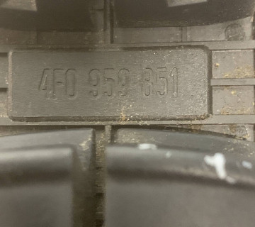 Кнопка склопідйомника Audi A3 8P, Audi A6 C6, Audi Q7 4f0959851