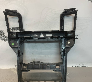 Накладка торпедо центральна Opel Zafira B 2005-2011 13162556