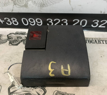 Попільничка передня (В центральну консоль) Audi A3 8L 8l0857951