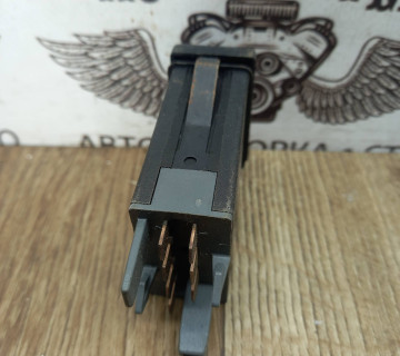 Кнопка аварійки VOLKSWAGEN PASSAT B5 97-05, 3B0953235B