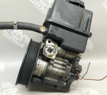 Насос ГУР Mercedes C-Class W204 OM651 A0064661501