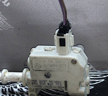 Привід замка лючка бака 3C0810773 VW PASSAT B6 05-10 3C0810773