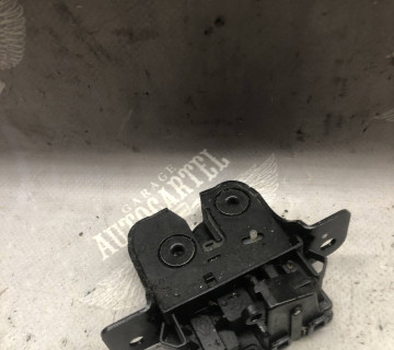 Замок кришки багажника механічний 2 піна 905037230R Renault Duster 10-18, Renault Sandero 07-13