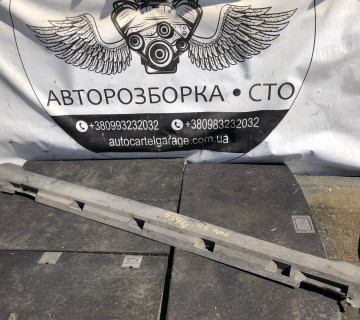 Бокова накладка поріг права Volkswagen Passat B6 21102097