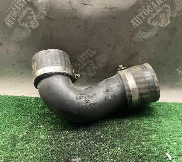 Патрубок інтеркулера Volvo XC60 V70 XC90 2.4 D5 30751920