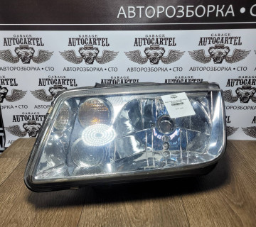 Фара ліва галоген Volkswagen Bora 96359700l
