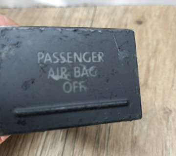 КНОПКА AIR BAG VW TOUAREG I (7LA) 02-06 7L6919235A