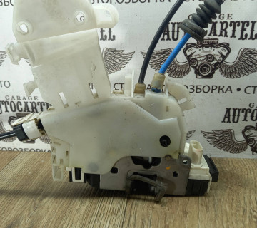 Замок задньої правої дверки Mercedes W212 09-16 4 pin A2047301435