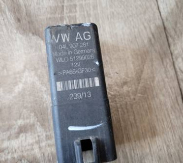 Реле свічок розжарювання Volkswagen Passat B6 04l907281