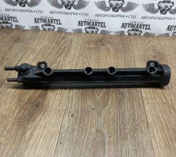 Паливна рейка Skoda Octavia Volkswagen Golf IV 1.6 8v 06a133317a