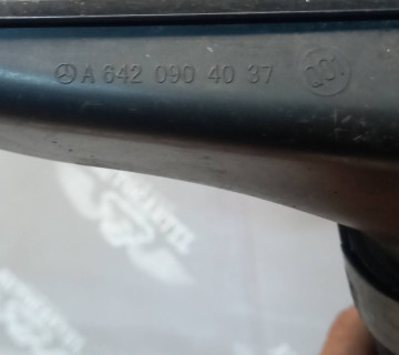 Дефлектор забірник повітря MERCEDES GLK X204 3.0CDI a6420904037