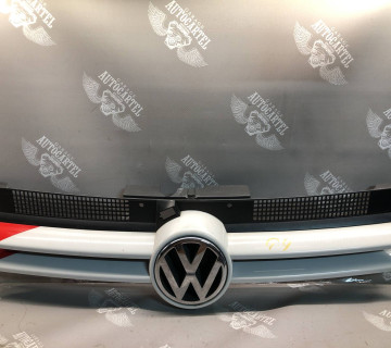 Решітка радіатора Volkswagen Golf 4 (1J0853651C