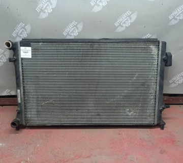 Радіатор основний vw caddy iii 04-15, golf vi 09-14, jetta vi 10-18, passat b6 1k0121251e
