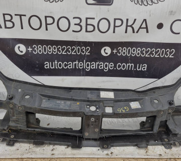 Панель передня (окуляр, телевізор) 06- Opel Vivaro 2001-2014 8200106571