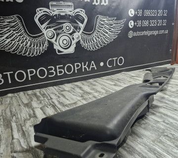 8k1819447 Декоративна накладка під лобове скло жабо Audi A4 B8 2007—2015