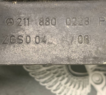 2118800228 Петля капота права Mercedes E-Class W211 2003-2009