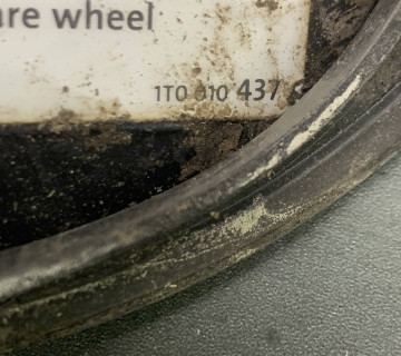 1t0010437, lc9x, Лючок бензобаку Volkswagen Touran 21634703