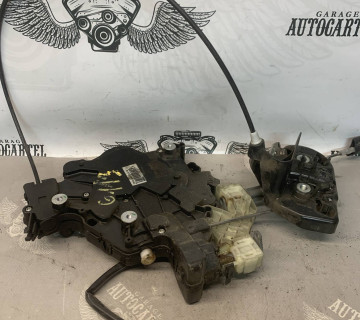 Замок розсувних дверей лівий VW Caddy III 2k0843653bf