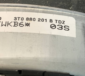 Подушка безпеки AIRBAG керма Skoda Superb 2 3t0880201b