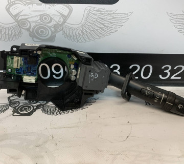 Підрульовий перемикач двірників правий Volvo V70 2001-2006 30768101