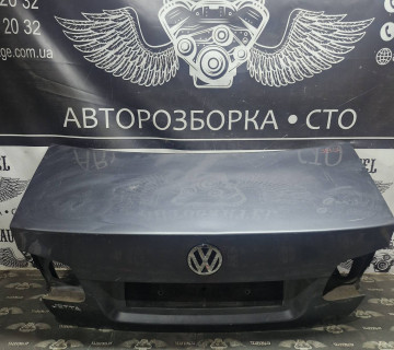 Задня ляда кришка багажника Volkswagen Jetta 21843426
