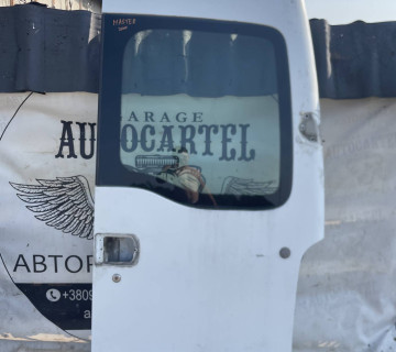 Дверка задня права Renault Master 2000р 21112294