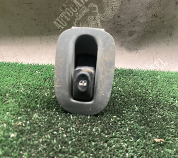 Кнопка склопідйомника передня права Renault Scenic I 7700836270